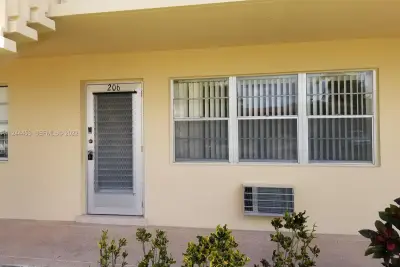 206 Sheffield I, West Palm Beach: photo 1 of 6