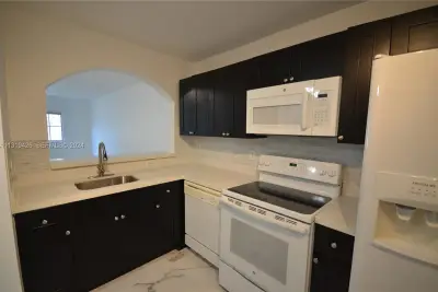 1241 SE 29th St #102, Homestead: photo 1 of 23