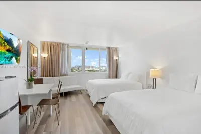 19201 Collins Ave #1143, Sunny Isles Beach: photo 1 of 17