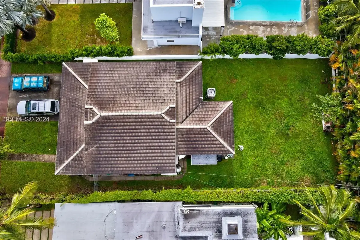 535 W 51st St, Miami Beach: photo 1 of 41