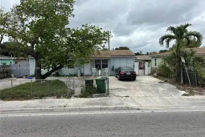 9030 NW 32nd Ave, Miami: photo 1 of 1