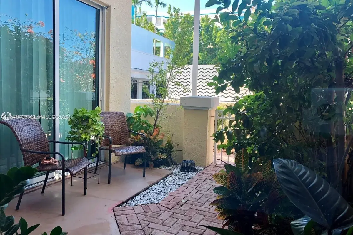 9172 Collins Ave #13, Surfside: photo 1 of 9