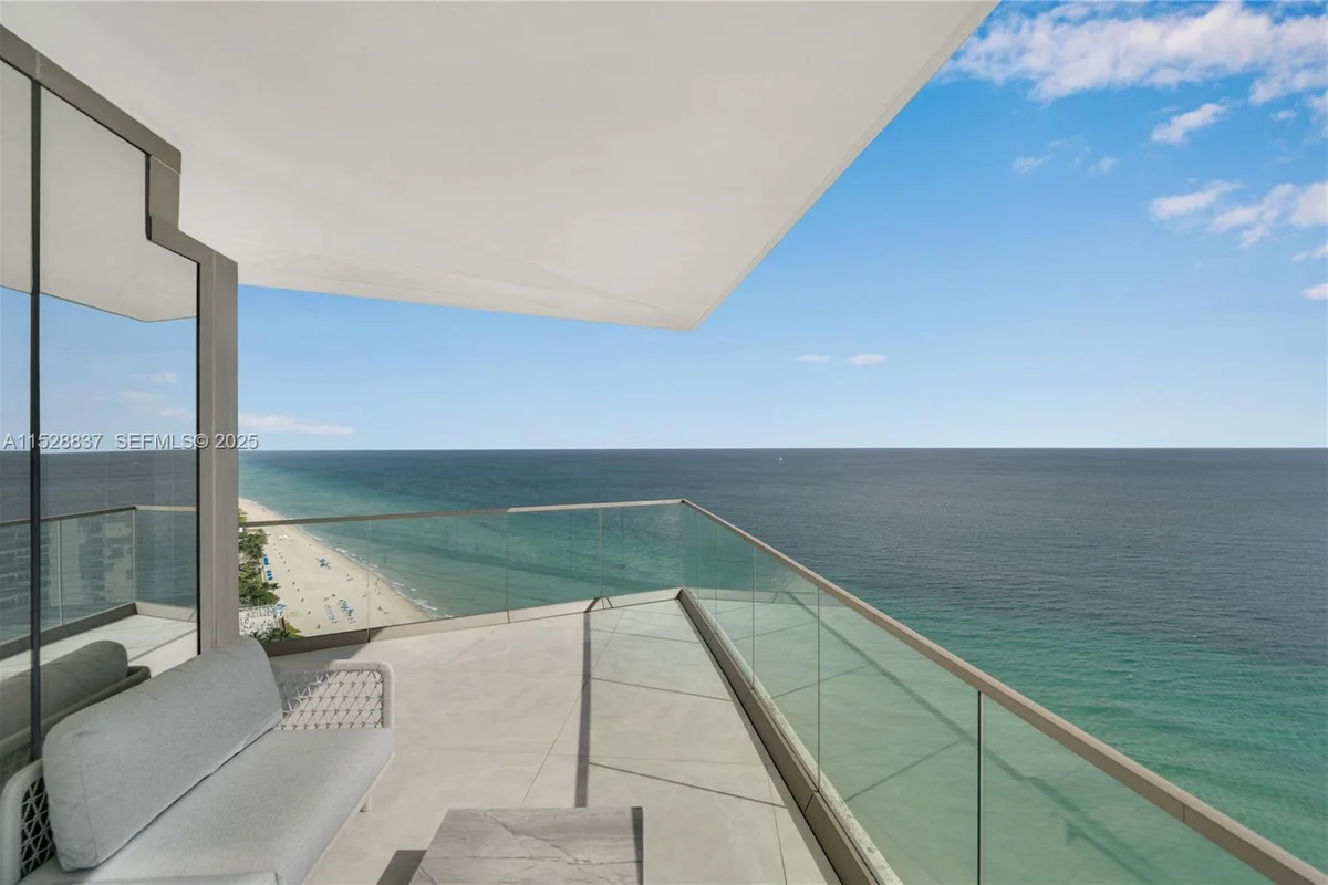 18975 Collins Ave #2000, Sunny Isles Beach: photo 1 of 17