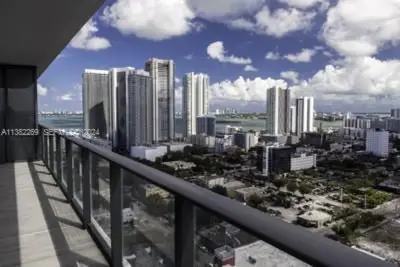 121 NE 34th St #2601, Miami: photo 1 of 10