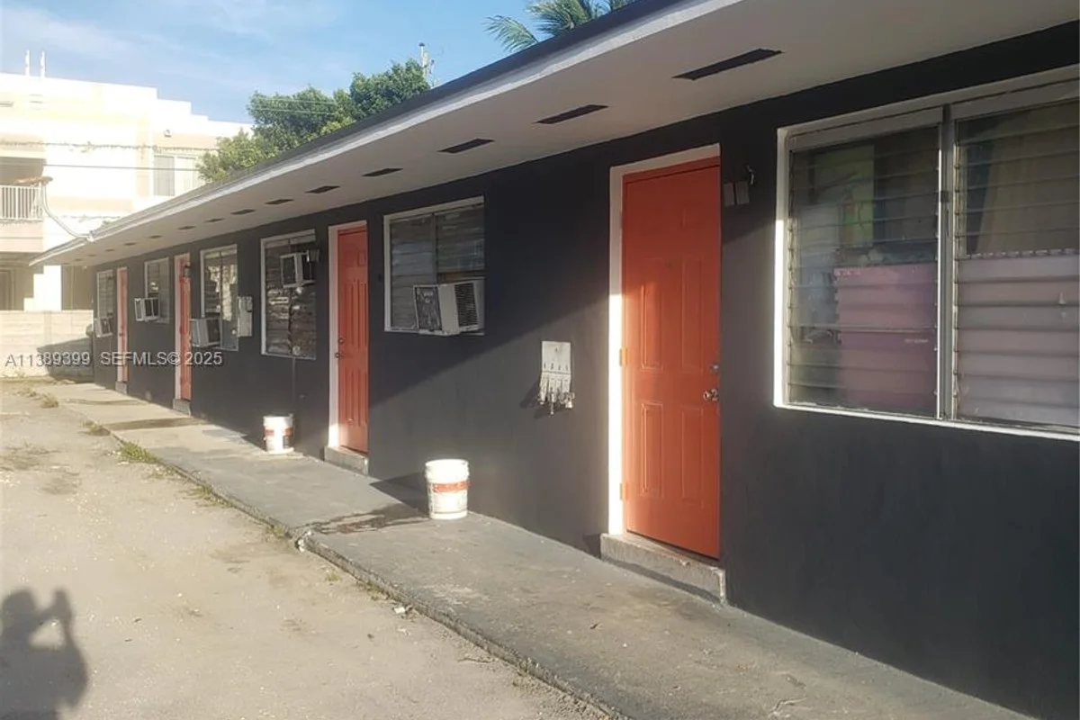 2855 NW 22nd Ave, Miami: photo 1 of 3