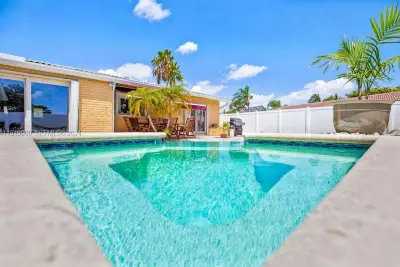 5320 NE 16th Ter, Fort Lauderdale: photo 1 of 41