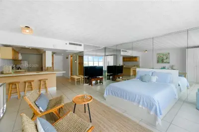 100 Lincoln Rd #1039, Miami Beach: photo 1 of 25
