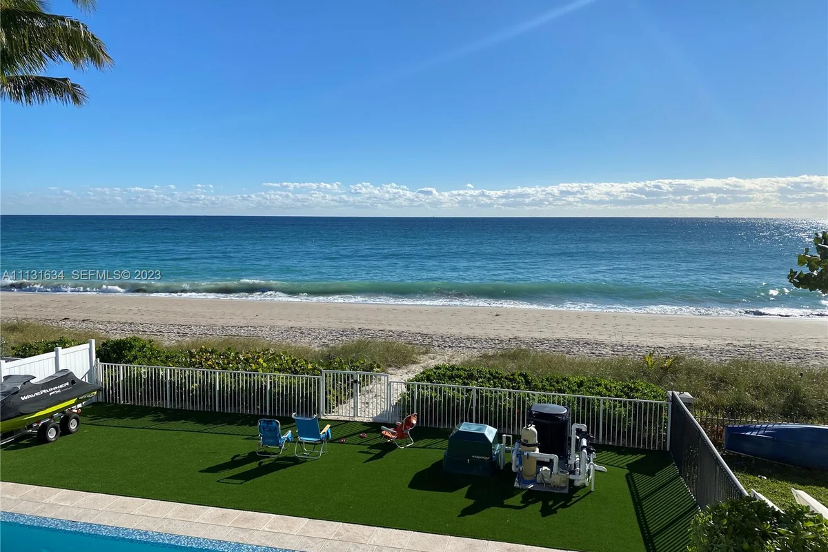 House in Fort Lauderdale: photo 1 of 5