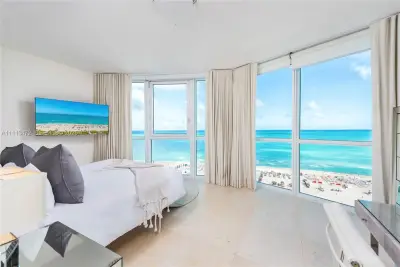 101 20th St #2208, Miami Beach: photo 1 of 25