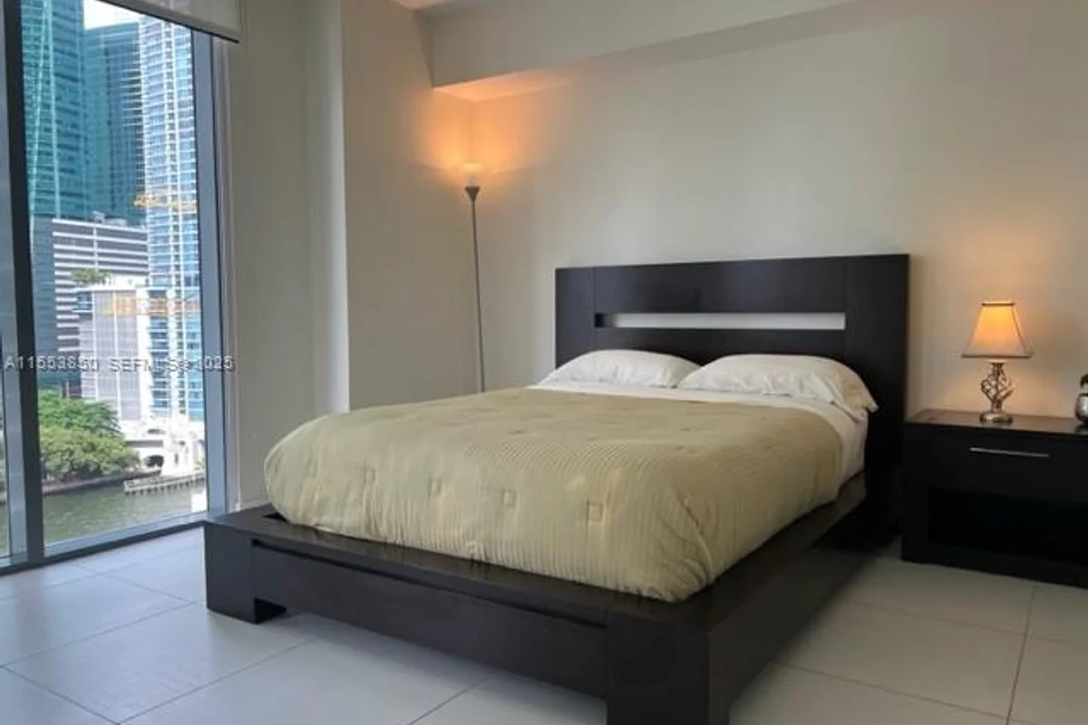 31 SE 6th St #1606, Miami: photo 1 of 27