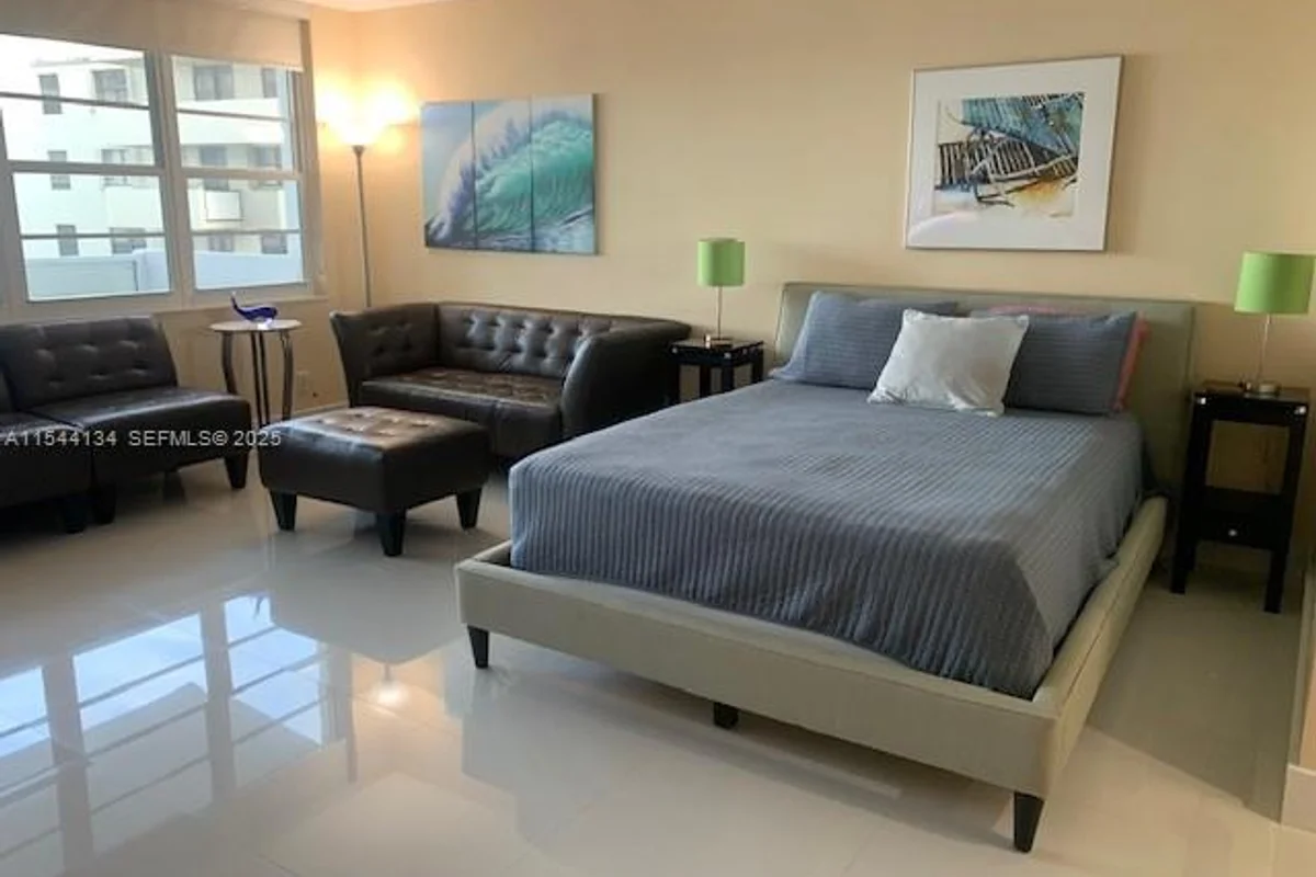 100 Lincoln Rd #819, Miami Beach: photo 1 of 33
