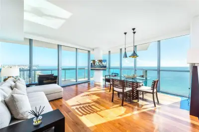 101 20th St #2707, Miami Beach: photo 1 of 31