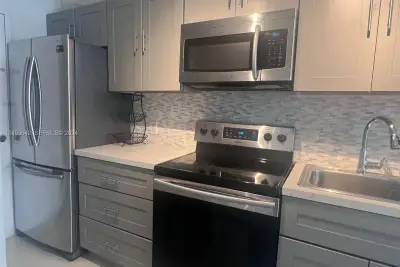 100 Lincoln Rd #501, Miami Beach: photo 1 of 19