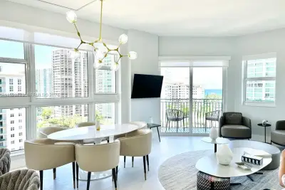 19900 E Country Club Dr #PH20, Aventura: photo 1 of 21
