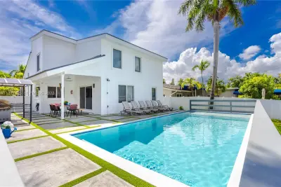 1109 Hollywood Blvd, Hollywood: photo 1 of 68