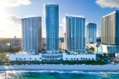 1830 Ocean Dr #4710, Hallandale Beach: photo 1 of 30