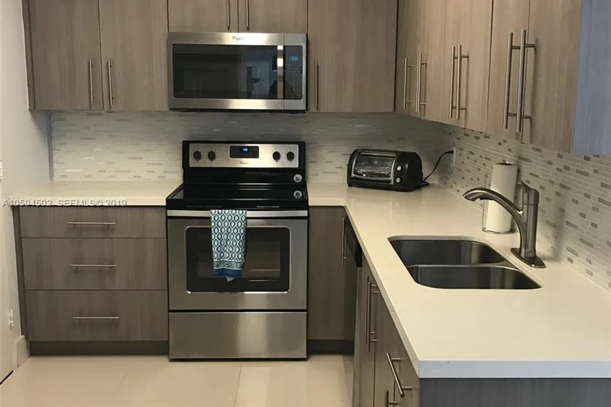 3801 S Ocean Dr #10V, Hollywood: photo 1 of 28