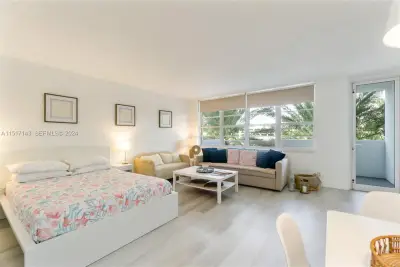 100 Lincoln Rd #312, Miami Beach: photo 1 of 19