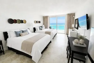 19201 Collins Ave #411, Sunny Isles Beach: photo 1 of 6