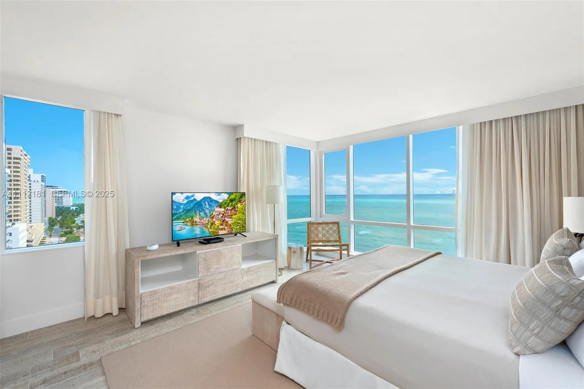 102 24th St #1219, Miami Beach: photo 1 of 19