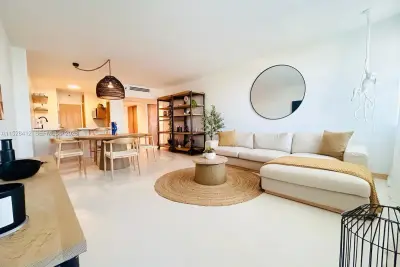 100 Lincoln Rd #1543, Miami Beach: photo 1 of 27