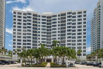 3505 S Ocean Dr #607, Hollywood: photo 1 of 13