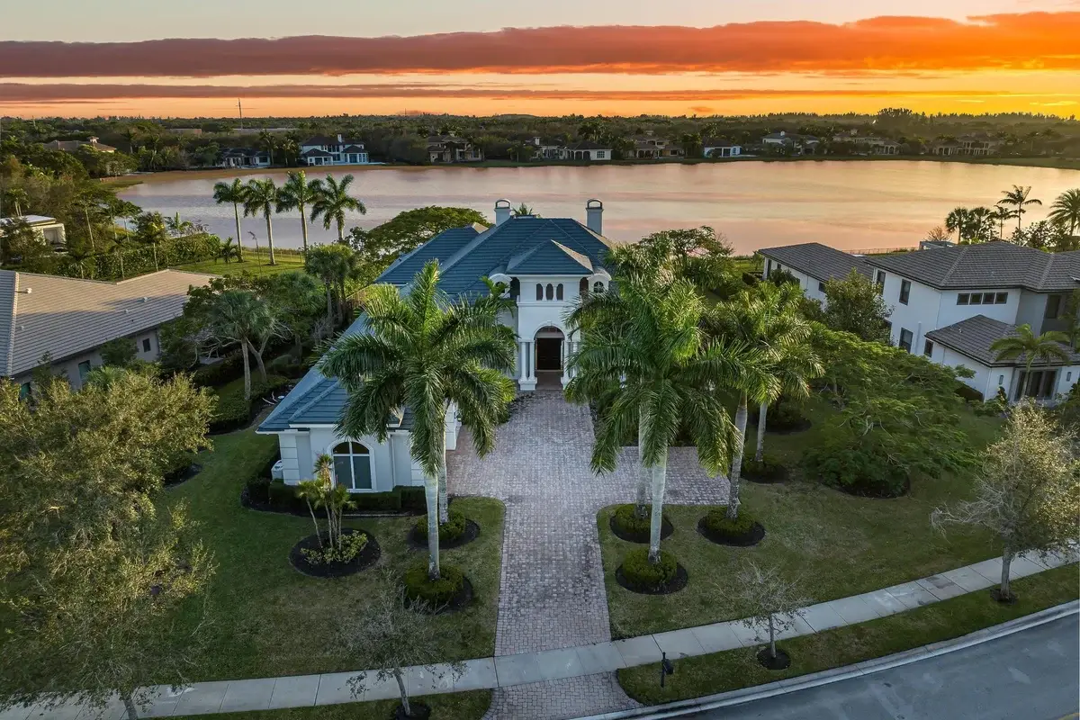 3111 Lake Ridge Ln, Weston: photo 1 of 21