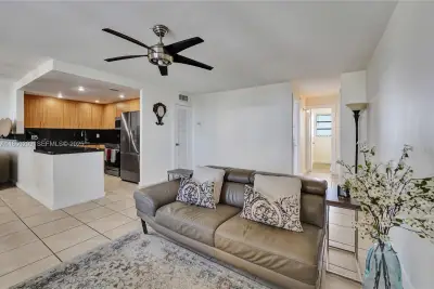 1811 Jefferson St #606, Hollywood: photo 1 of 65