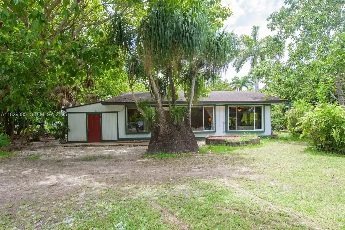 20350 SW 182nd Ave, Miami: photo 1 of 27