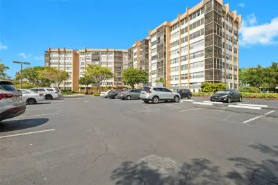 1000 Saint Charles Pl #603, Pembroke Pines: photo 1 of 25