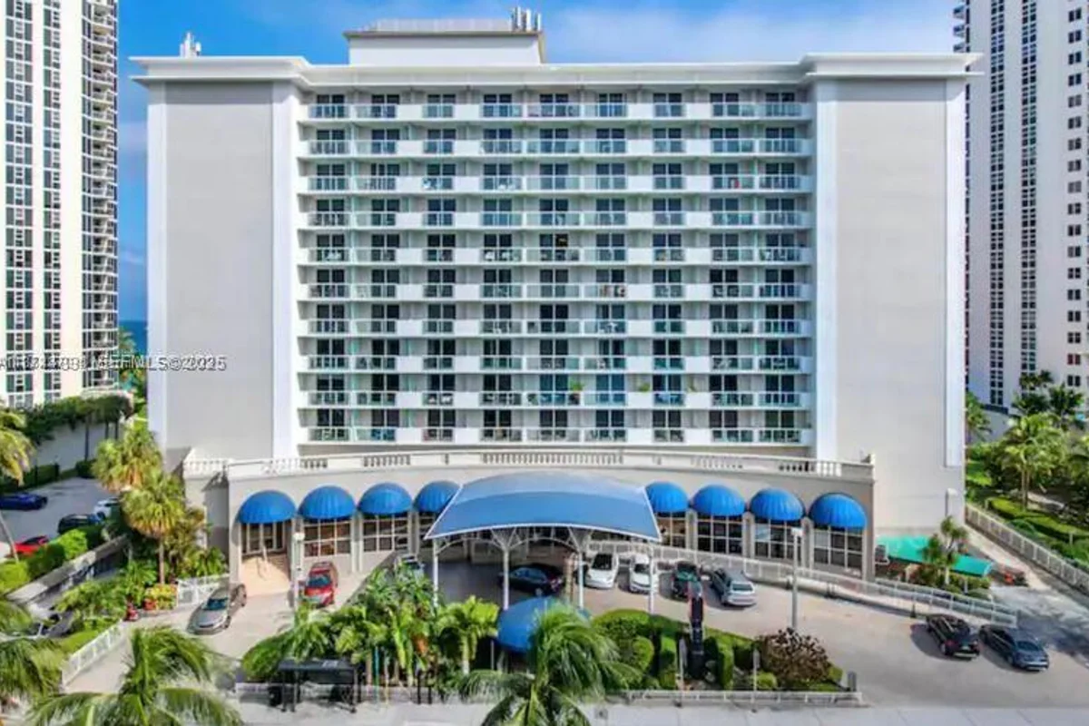 19201 Collins Ave #435, Sunny Isles Beach: photo 1 of 15
