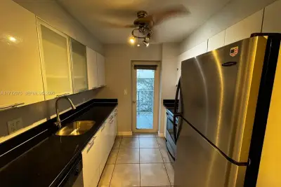 650 NE 64th St #G503, Miami: photo 1 of 22