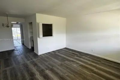 42 Sheffield #B, West Palm Beach: photo 1 of 9