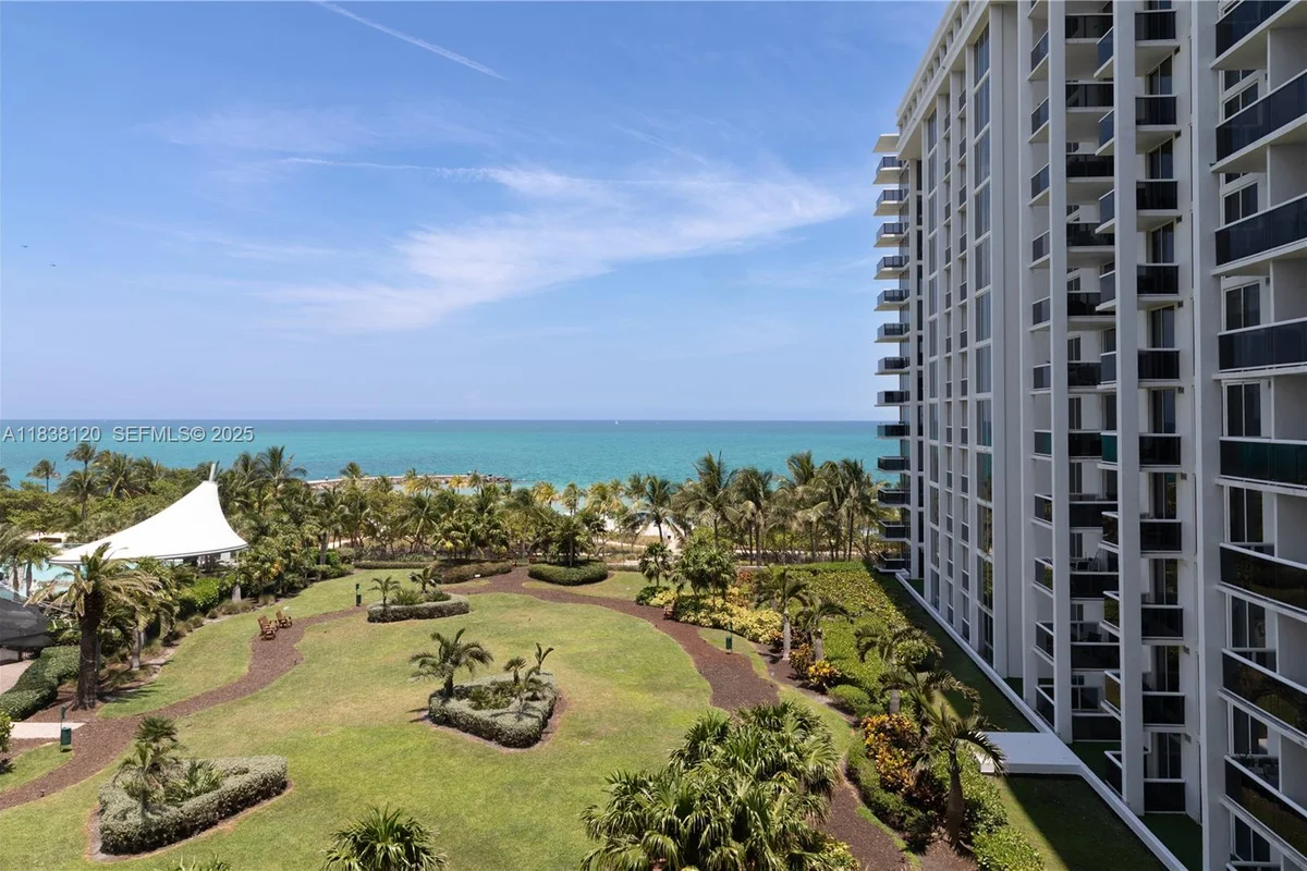 10275 Collins Ave #634, Bal Harbour: photo 1 of 36