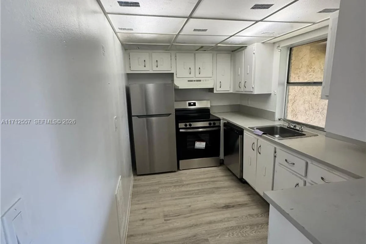 4241 NW 19th St #170, Lauderhill: photo 1 of 20