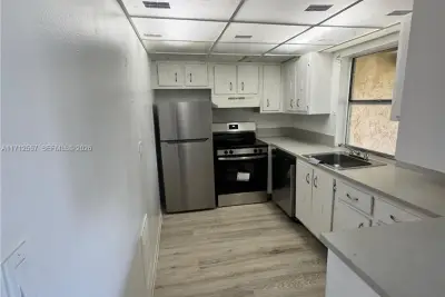 4241 NW 19th St #170, Lauderhill: photo 1 of 20