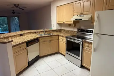 2205 S Cypress Bend Dr #307, Pompano Beach: photo 1 of 8