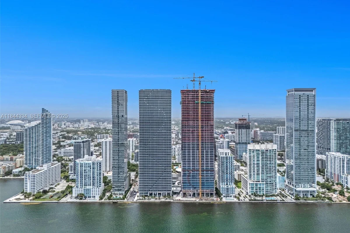 700 NE 24 St #3806, Miami: photo 1 of 39