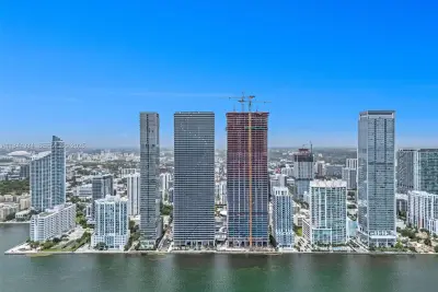 700 NE 24 St #3806, Miami: photo 1 of 39