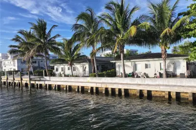 2200 Bay Dr #3, Miami Beach: photo 1 of 28