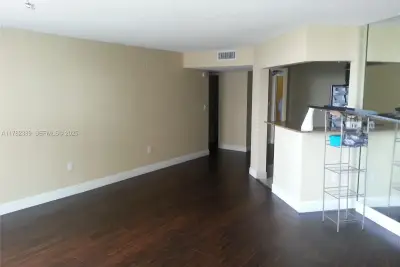 2750 NE 183rd St #2607, Aventura: photo 1 of 40
