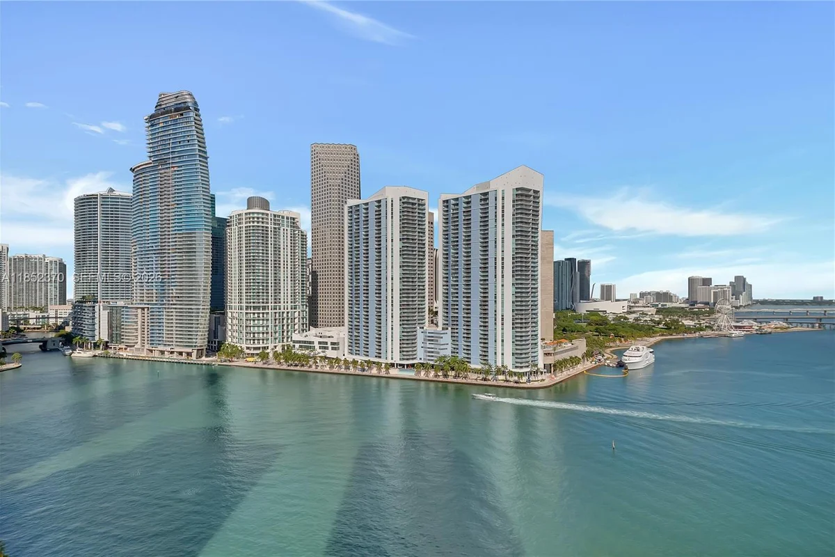 848 Brickell Key Dr #1906, Miami: photo 1 of 20