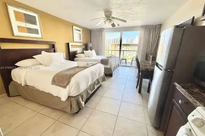 19201 Collins Ave #338, Sunny Isles Beach: photo 1 of 18
