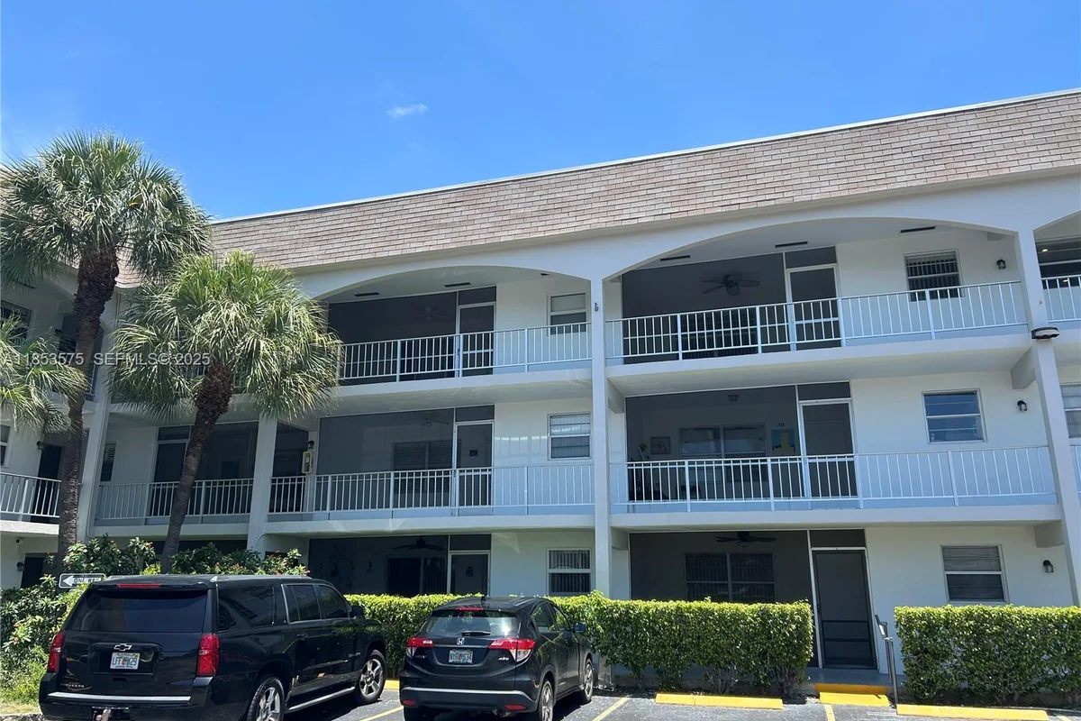 501 Blue Heron Dr #110-A, Hallandale Beach: photo 1 of 18