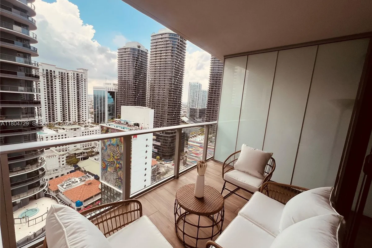 1010 Brickell Ave #2710, Miami: photo 1 of 21