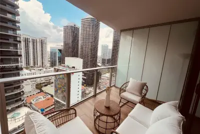 1010 Brickell Ave #2710, Miami: photo 1 of 21