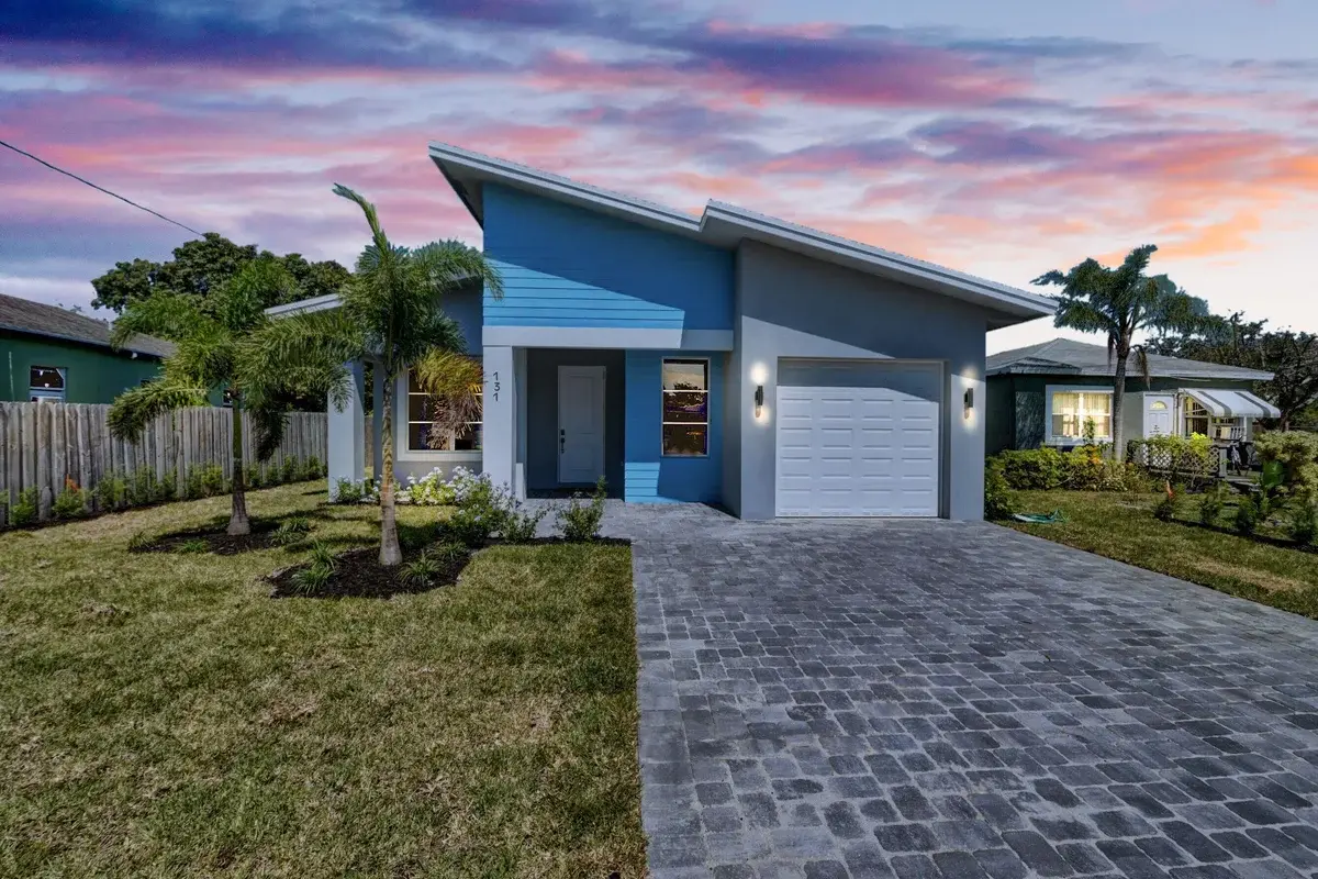 715 NW 1st St, Delray Beach: photo 1 of 39