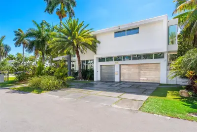300 Royal Plaza Dr, Fort Lauderdale: photo 1 of 99