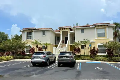 23265 Carolwood Ln #201, Boca Raton: photo 1 of 54