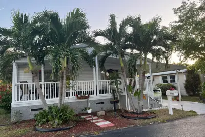 4510 NW 67th Ct NW, Coconut Creek: photo 1 of 32